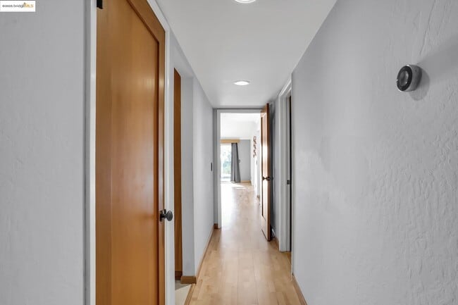 Building Photo - 21 Ironwood