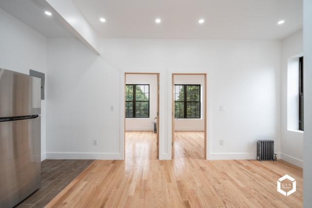 Building Photo - 3 bedroom in BROOKLYN NY 11208