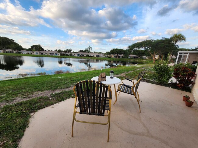 Building Photo - 8777 Warwick Dr