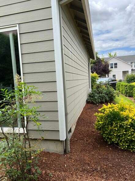 Building Photo - 2346 NE Ashton Way