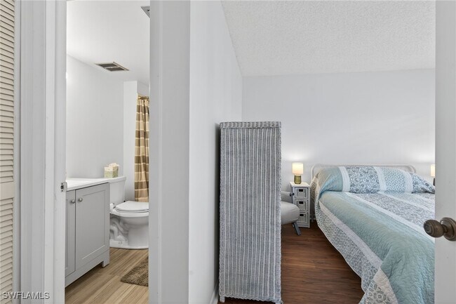 Building Photo - 5 High Point Cir W