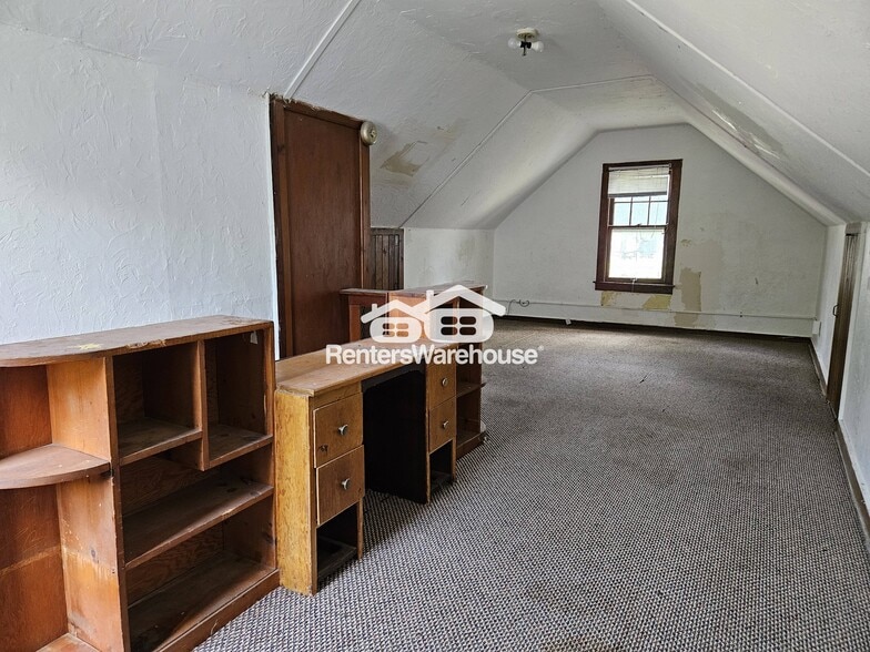 Building Photo - 1525 32nd St