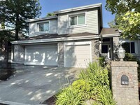 Building Photo - 3828 Cottonwood Dr