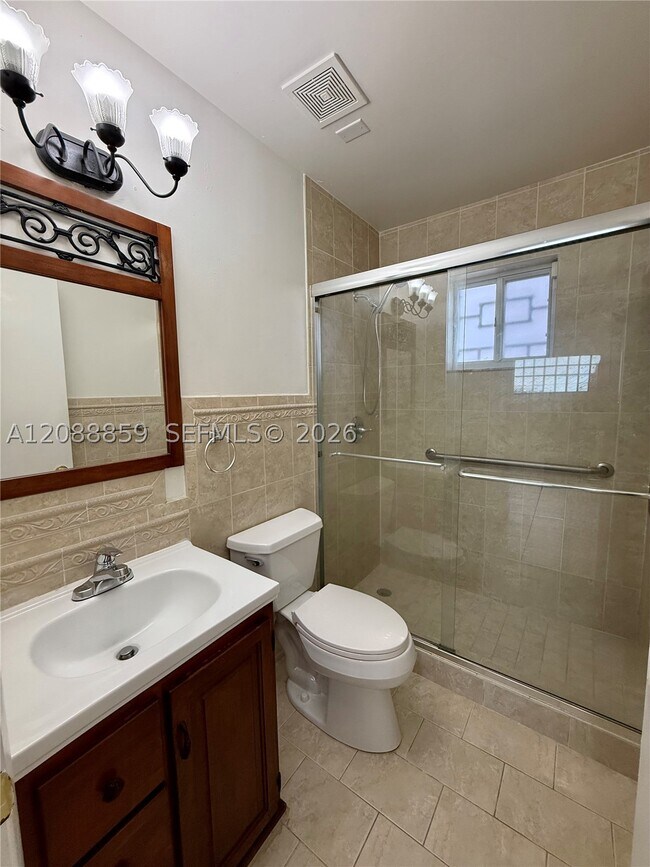 Building Photo - 3559 W 71st Terrace