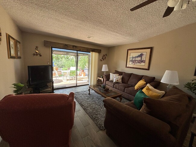 Building Photo - Fantastic Summer Getaway, Short Term Furni...