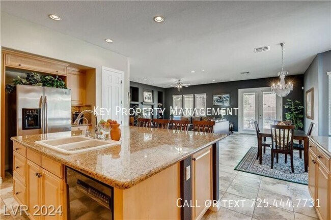 Building Photo - FULLY FURNISHED 5 BEDROOM + DEN HOME WITH ...