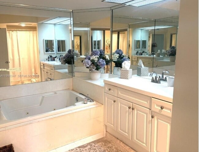 Building Photo - 20185 E Country Club Dr