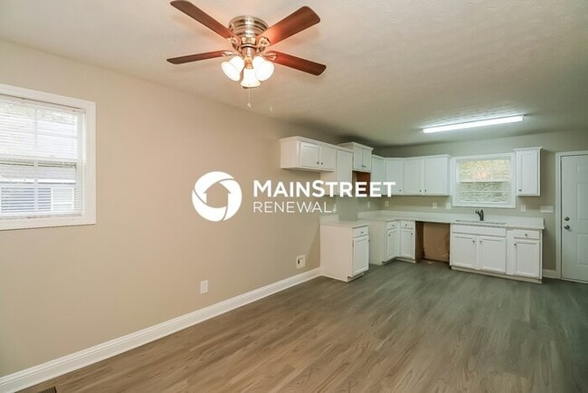 Building Photo - 5 Bedroom Pet-Friendly Home in Atlanta, GA...