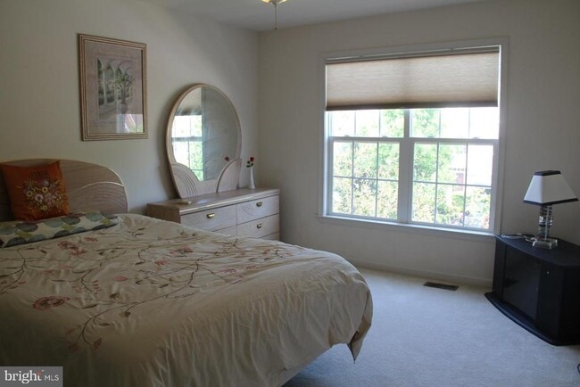 Building Photo - 134 Pendula Ct