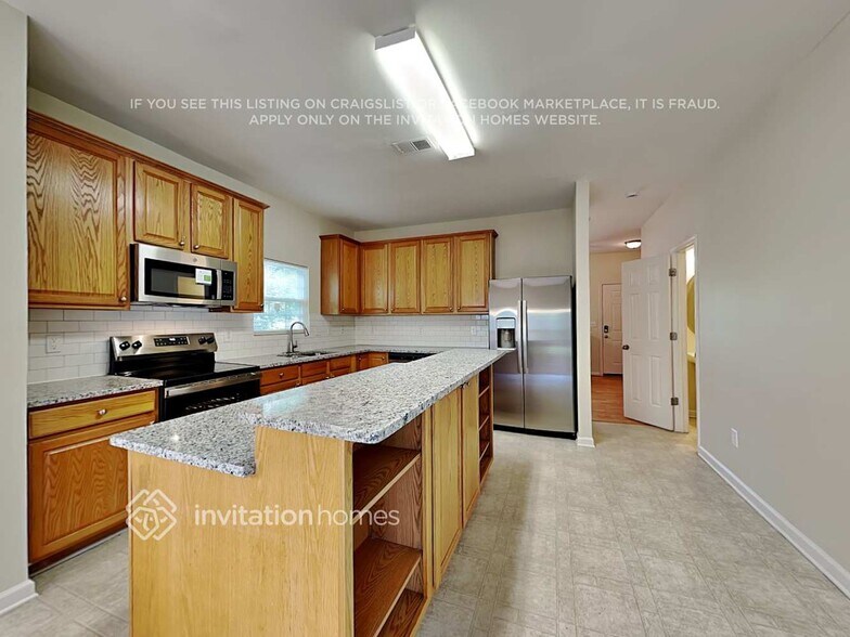 Building Photo - 4104 Hampstead Village Dr