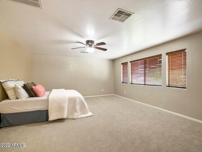 Building Photo - 2406 W Sienna Bouquet Pl