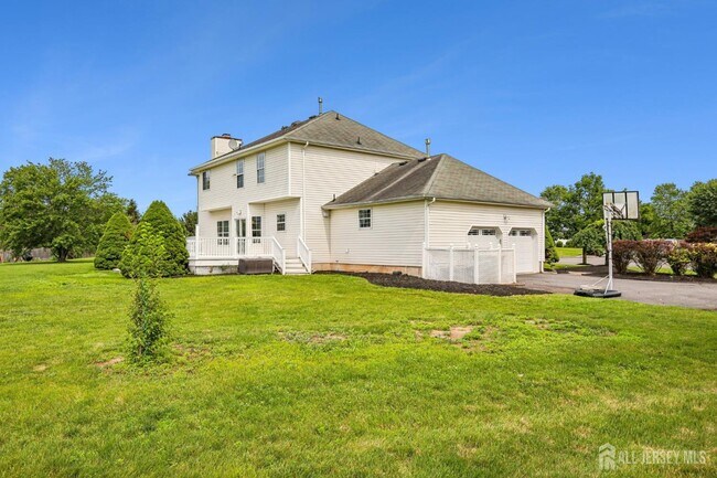 Building Photo - 5 Abate Ct