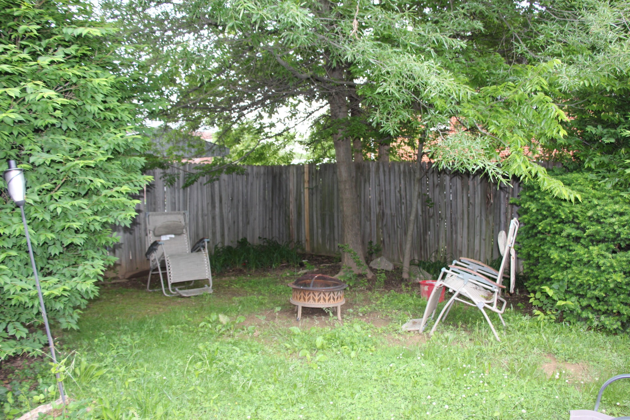 Building Photo - 633 N Nelson St