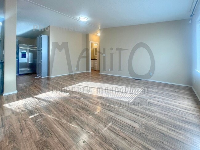 Building Photo - Spacious Modern 2 Bedroom Home