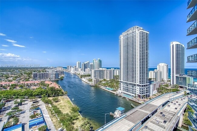 Building Photo - 2602 E Hallandale Beach Blvd