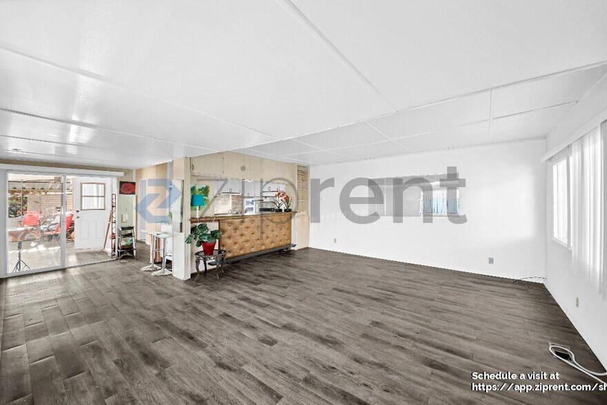 Building Photo - 69510 Parkside Dr