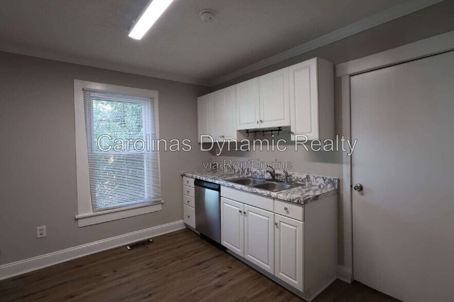 Building Photo - 651 Flint St