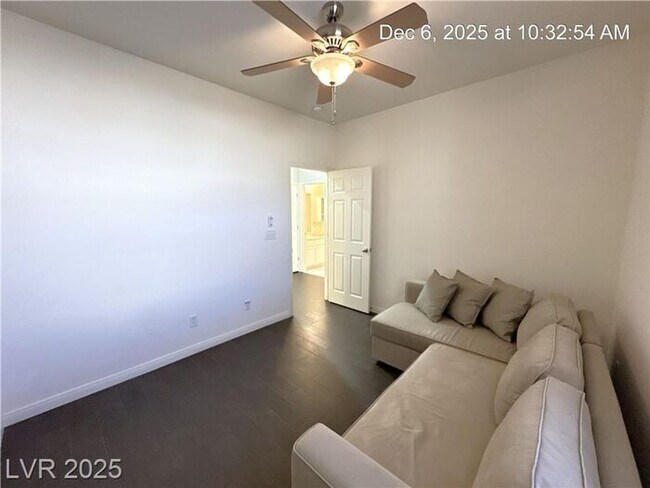 Building Photo - FURNISHED SINGLE STORY LOCATED IN THE HENDERSON AREA!!