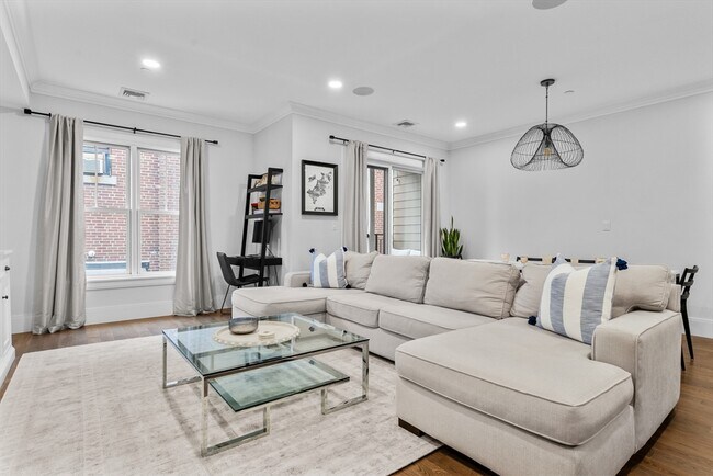 Building Photo - 10-14-14 Sydney St