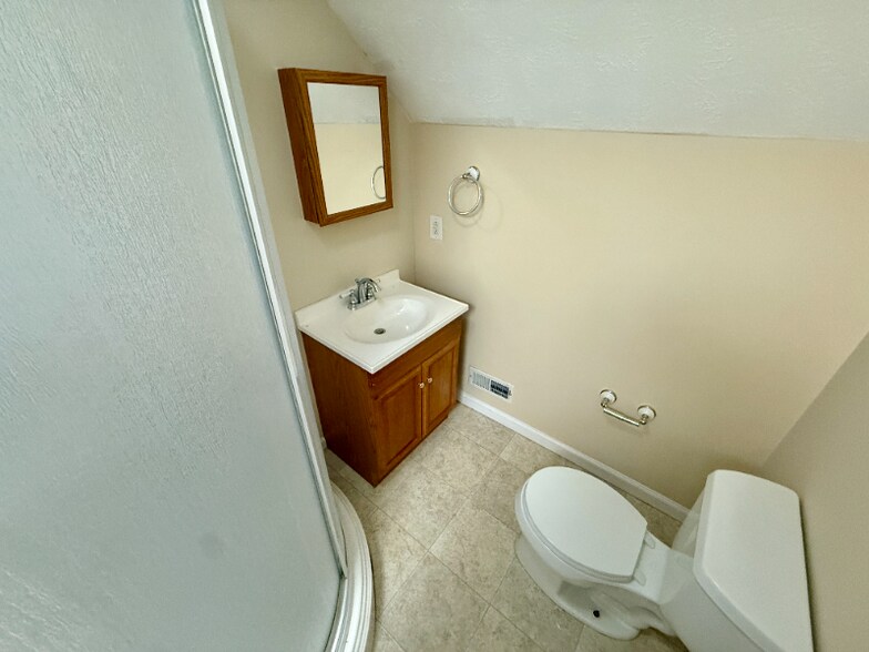 Building Photo - 3602 E 5th St