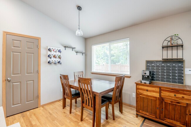 Building Photo - 15815 Yelm Terra Way SE