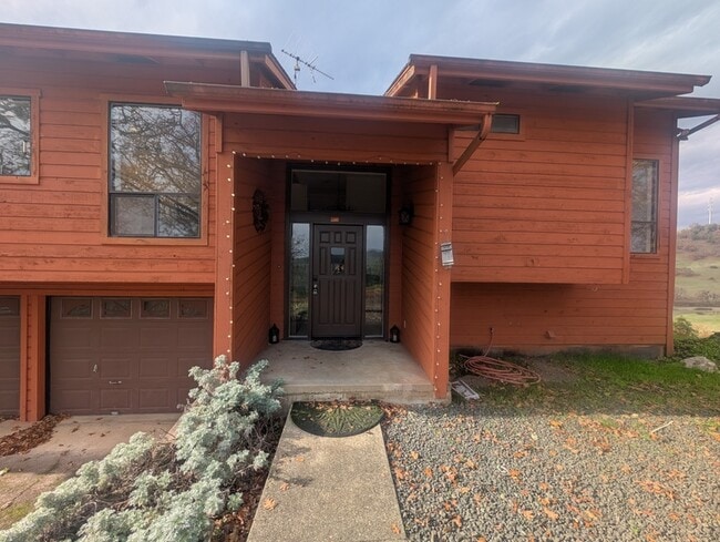 Building Photo - 539 Hatfield Dr