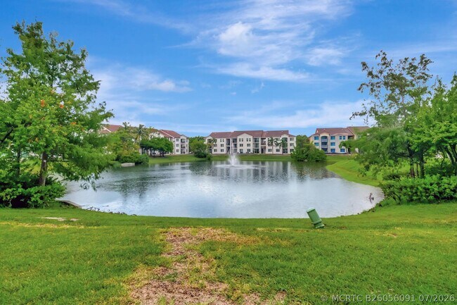 Building Photo - 920 Villa Cir