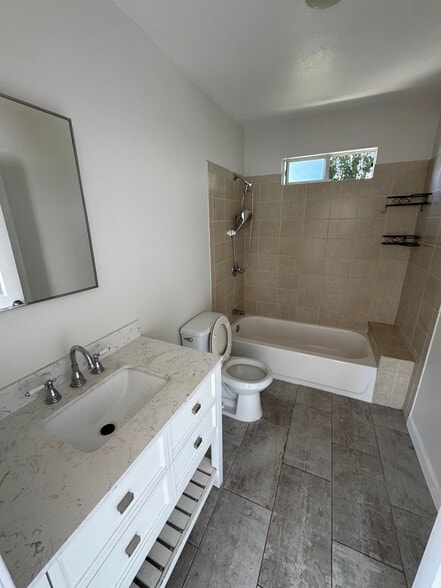 Building Photo - 4037 W 23rd St