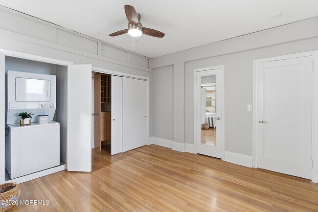 Building Photo - 400 Deal Lake Dr