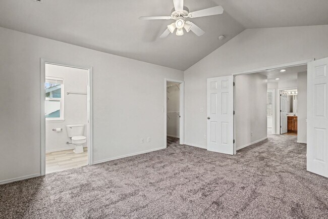 Building Photo - Two-Story 3 bed, 2.5 bath Home in East Salem with Large Bonus Room!