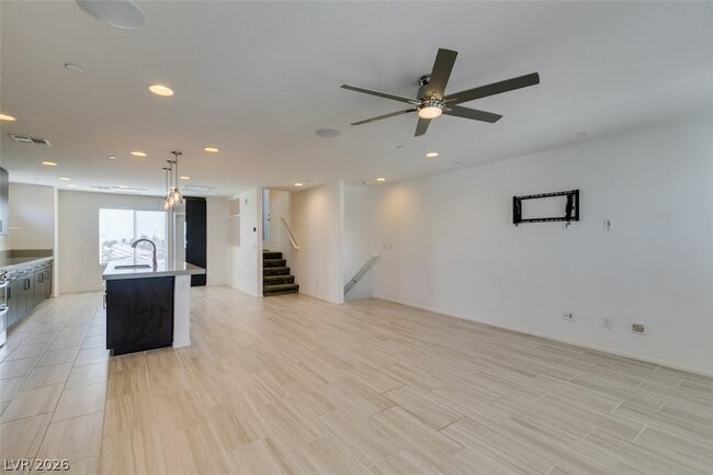 Building Photo - 9050 W Tropicana Ave