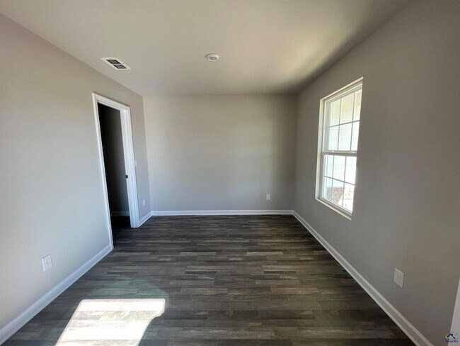 Building Photo - 149 Martin Mill Trail