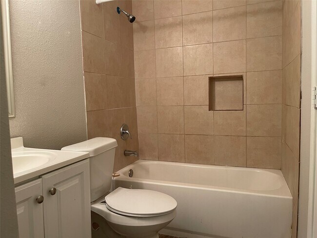 Building Photo - 7886 Locksley Rd