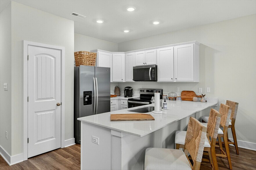 Primary Photo - Foxtail Mills