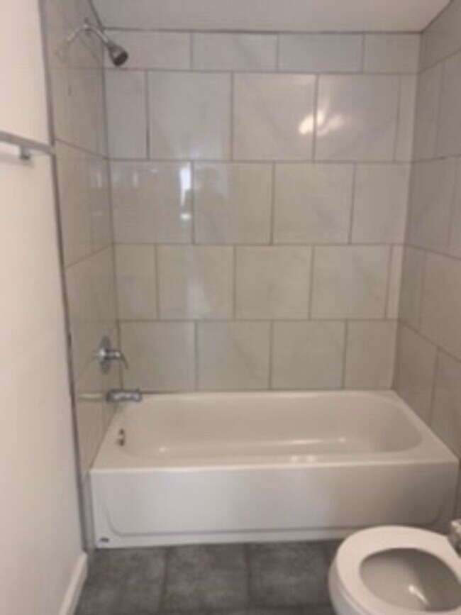 Building Photo - Spacious and Clean 3 BR HOUSE - Looking for the right people to call home!