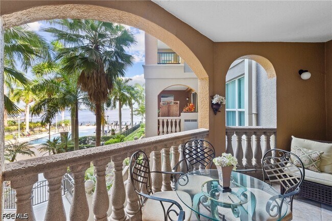 Building Photo - 2825 Palm Beach Blvd