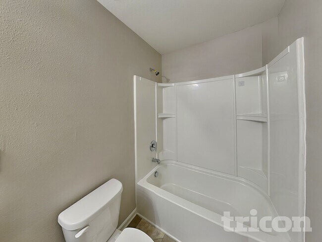 Building Photo - 2640 Cider Ridge Rd