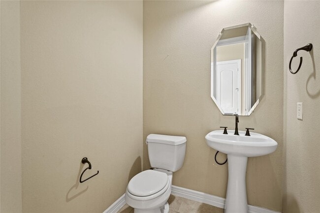 Building Photo - 2515 Sentry Oak Way