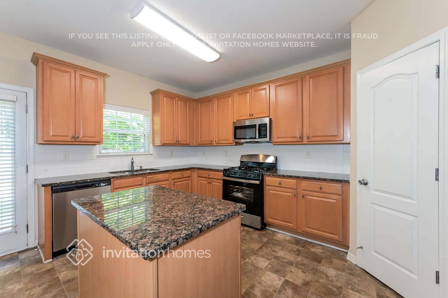Building Photo - 2823 Beaut Ct