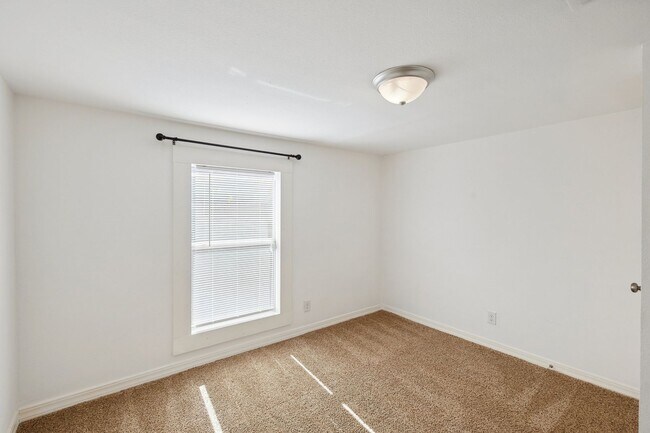 Building Photo - 3 Bedroom Single Family Home in San Antonio