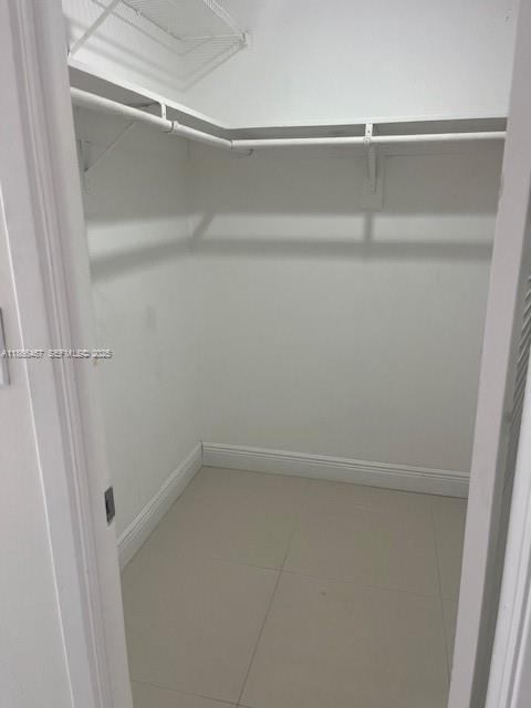 Building Photo - 3200 N Palm Aire Dr