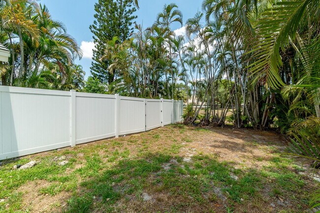 Building Photo - 13660 Folkestone Ct