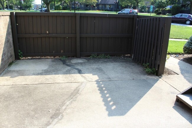 Building Photo - 157 Westgate Dr