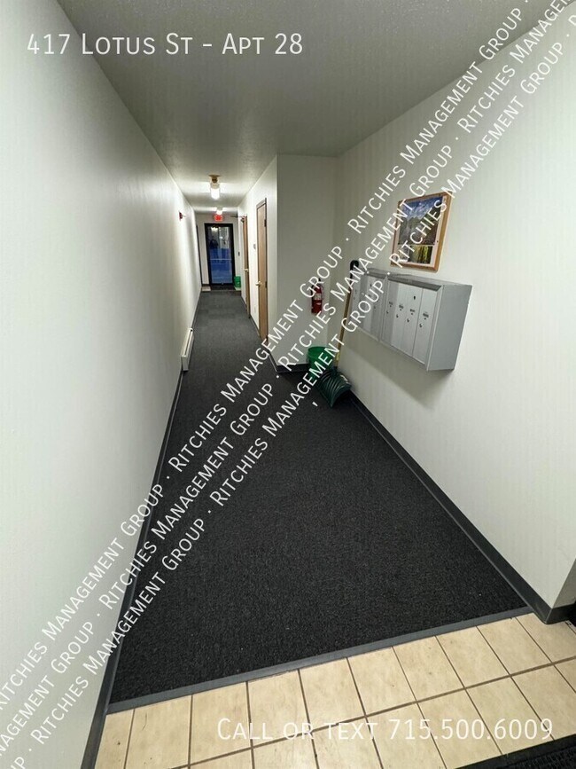 Building Photo - 417 Lotus St