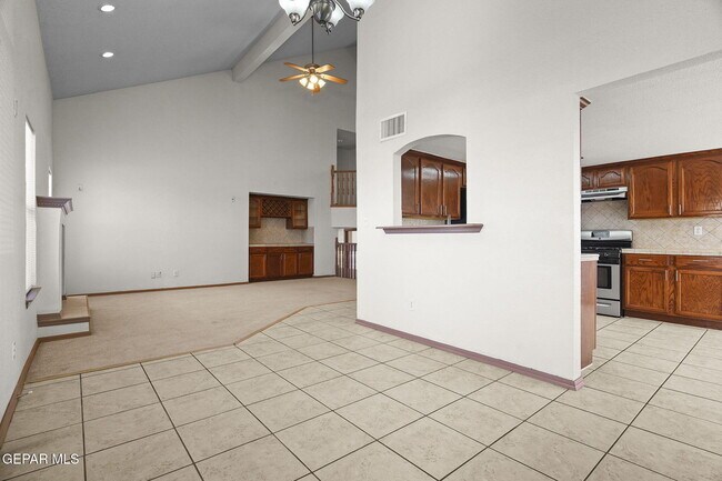 Building Photo - 12705 Tierra Flores Dr