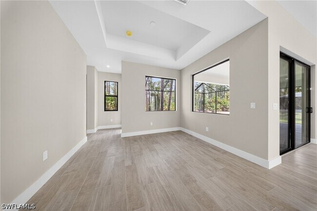 Building Photo - 1206 Moore Ave