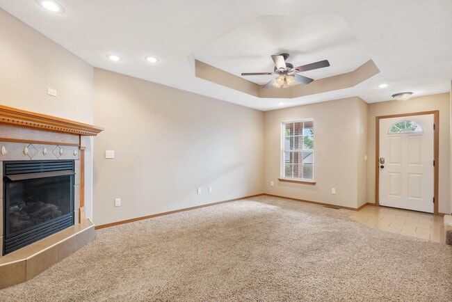 Building Photo - 717-719 E Watermill Cir