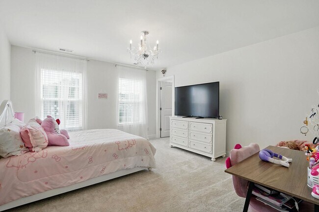 Building Photo - 521 Glenwyck Ct