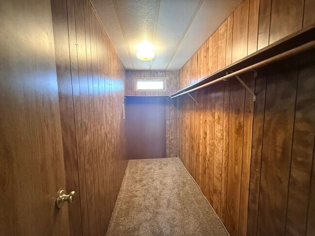 Building Photo - Perfect home in the perfect location!