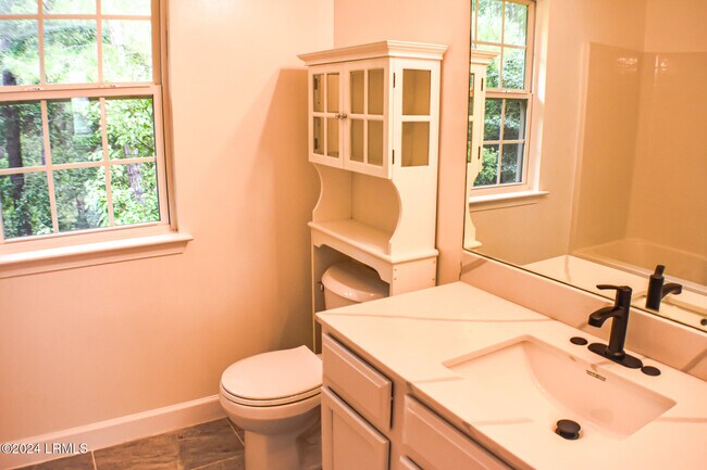 Building Photo - 43 Blue Haw Ct